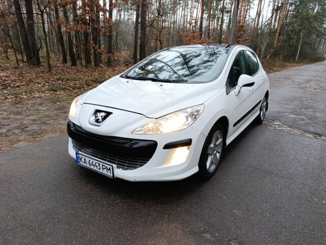 Белый Пежо 308, объемом двигателя 1.6 л и пробегом 110 тыс. км за 5500 $, фото 1 на Automoto.ua