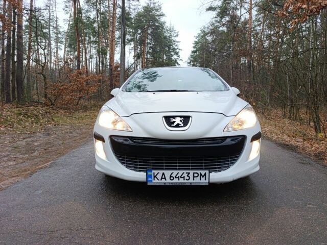 Белый Пежо 308, объемом двигателя 1.6 л и пробегом 110 тыс. км за 5500 $, фото 2 на Automoto.ua