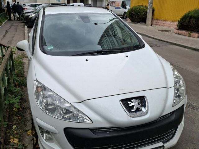 Белый Пежо 308, объемом двигателя 1.6 л и пробегом 1 тыс. км за 4000 $, фото 3 на Automoto.ua