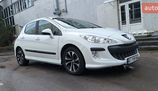 Белый Пежо 308, объемом двигателя 1.6 л и пробегом 121 тыс. км за 6550 $, фото 23 на Automoto.ua