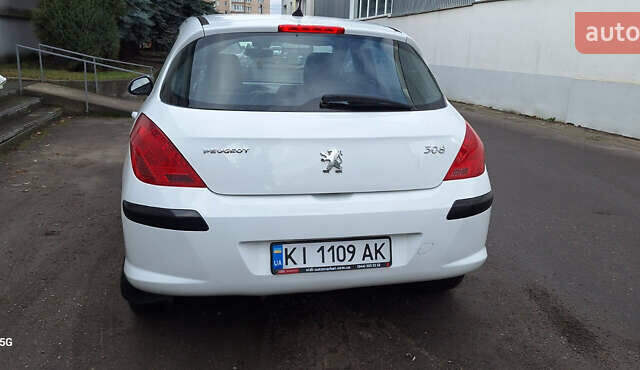 Белый Пежо 308, объемом двигателя 1.6 л и пробегом 121 тыс. км за 6550 $, фото 28 на Automoto.ua