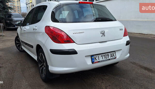 Белый Пежо 308, объемом двигателя 1.6 л и пробегом 121 тыс. км за 6550 $, фото 27 на Automoto.ua