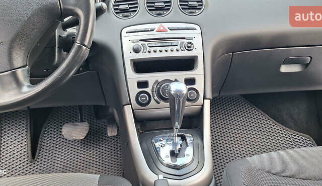 Белый Пежо 308, объемом двигателя 1.6 л и пробегом 121 тыс. км за 6550 $, фото 12 на Automoto.ua