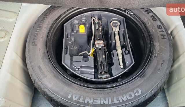 Белый Пежо 308, объемом двигателя 1.6 л и пробегом 121 тыс. км за 6550 $, фото 7 на Automoto.ua