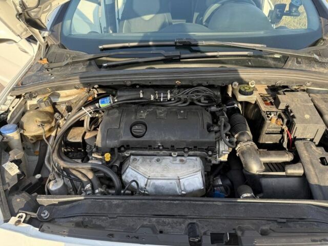 Білий Пежо 308, об'ємом двигуна 1.6 л та пробігом 193 тис. км за 6700 $, фото 5 на Automoto.ua