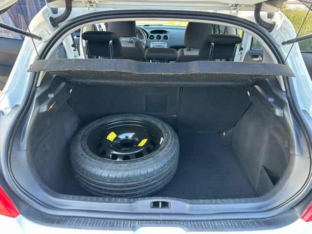 Белый Пежо 308, объемом двигателя 1.6 л и пробегом 113 тыс. км за 6700 $, фото 7 на Automoto.ua