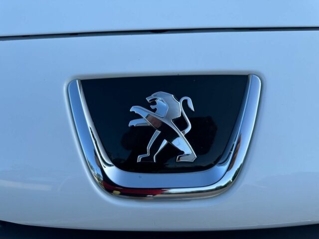 Белый Пежо 308, объемом двигателя 1.6 л и пробегом 113 тыс. км за 6700 $, фото 3 на Automoto.ua