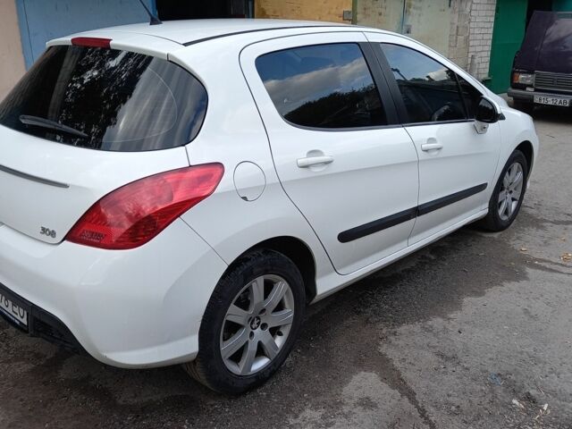 Белый Пежо 308, объемом двигателя 0 л и пробегом 83 тыс. км за 8500 $, фото 2 на Automoto.ua