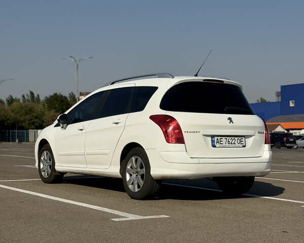 Белый Пежо 308, объемом двигателя 1.6 л и пробегом 183 тыс. км за 8000 $, фото 4 на Automoto.ua