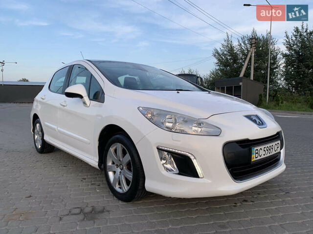 Белый Пежо 308, объемом двигателя 1.6 л и пробегом 103 тыс. км за 8500 $, фото 4 на Automoto.ua