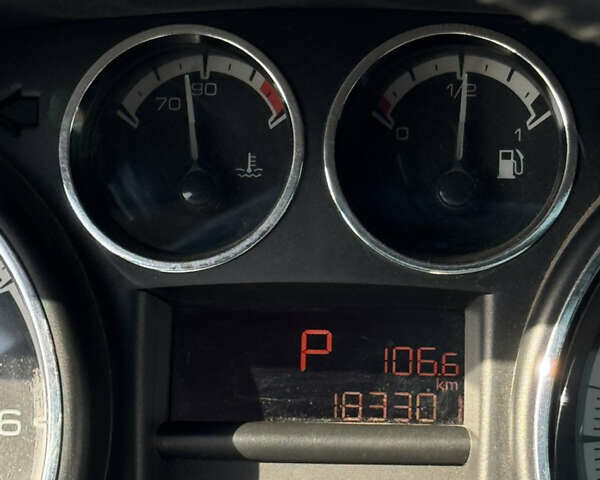 Белый Пежо 308, объемом двигателя 1.6 л и пробегом 183 тыс. км за 8000 $, фото 24 на Automoto.ua