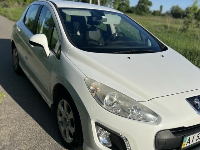Білий Пежо 308, об'ємом двигуна 1.6 л та пробігом 85 тис. км за 6000 $, фото 3 на Automoto.ua
