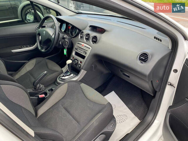 Белый Пежо 308, объемом двигателя 1.6 л и пробегом 196 тыс. км за 6500 $, фото 9 на Automoto.ua