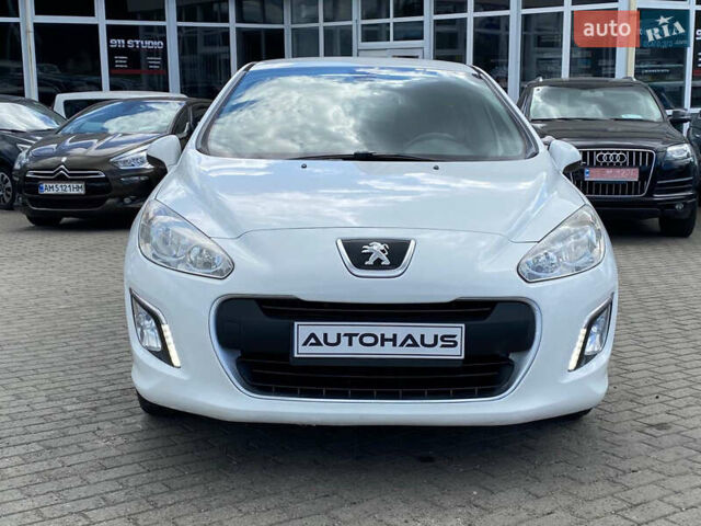 Белый Пежо 308, объемом двигателя 1.6 л и пробегом 196 тыс. км за 6500 $, фото 1 на Automoto.ua