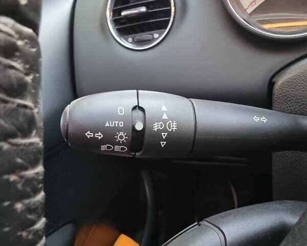 Белый Пежо 308, объемом двигателя 1.6 л и пробегом 135 тыс. км за 7400 $, фото 7 на Automoto.ua