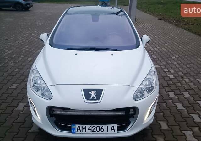 Белый Пежо 308, объемом двигателя 1.6 л и пробегом 161 тыс. км за 6500 $, фото 3 на Automoto.ua