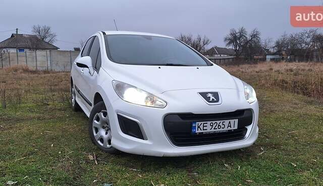 Білий Пежо 308, об'ємом двигуна 1.6 л та пробігом 154 тис. км за 5300 $, фото 4 на Automoto.ua