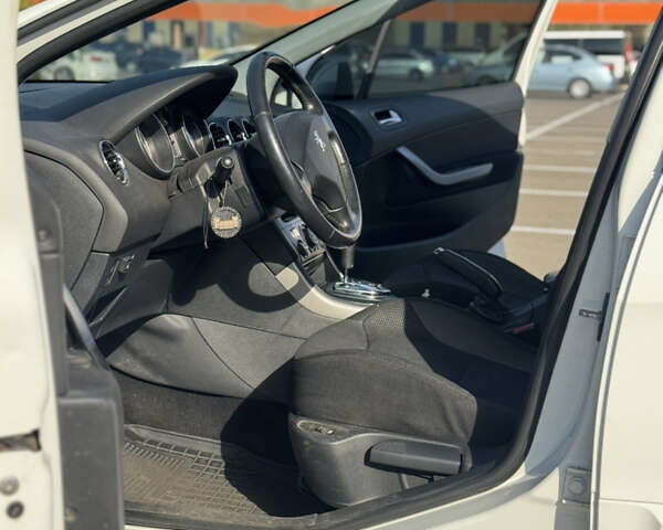 Белый Пежо 308, объемом двигателя 1.6 л и пробегом 183 тыс. км за 8000 $, фото 22 на Automoto.ua