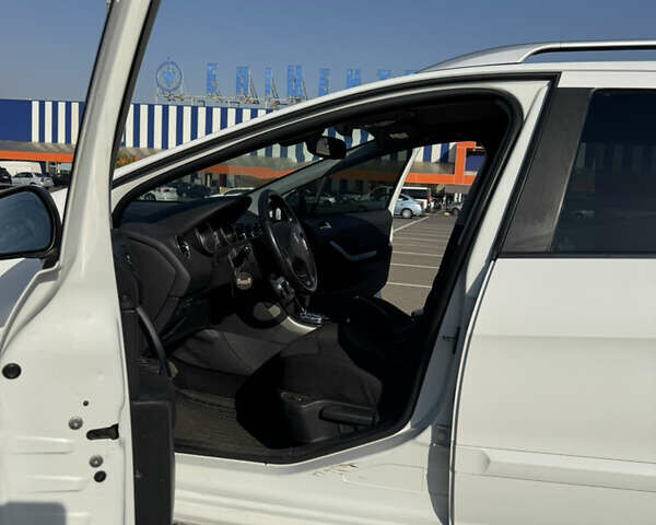 Белый Пежо 308, объемом двигателя 1.6 л и пробегом 183 тыс. км за 8000 $, фото 25 на Automoto.ua