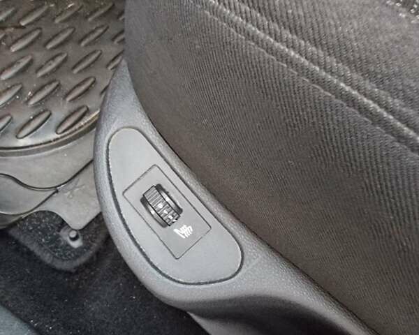 Белый Пежо 308, объемом двигателя 1.6 л и пробегом 135 тыс. км за 7400 $, фото 18 на Automoto.ua