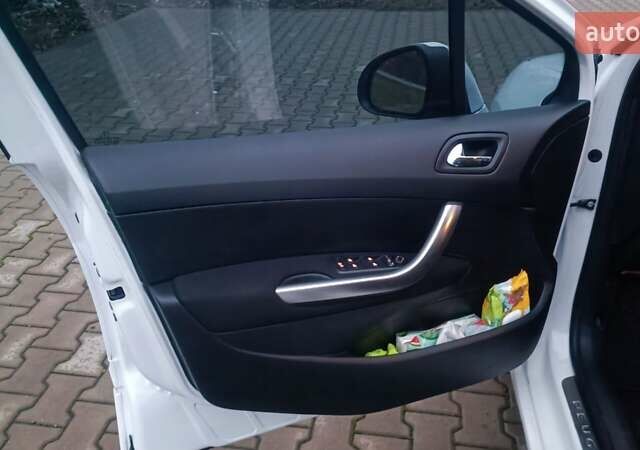 Белый Пежо 308, объемом двигателя 1.6 л и пробегом 161 тыс. км за 6500 $, фото 21 на Automoto.ua