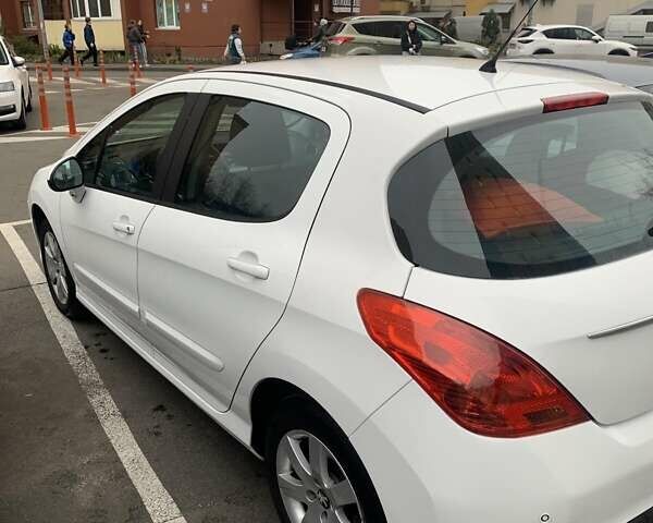 Білий Пежо 308, об'ємом двигуна 1.6 л та пробігом 113 тис. км за 7500 $, фото 2 на Automoto.ua