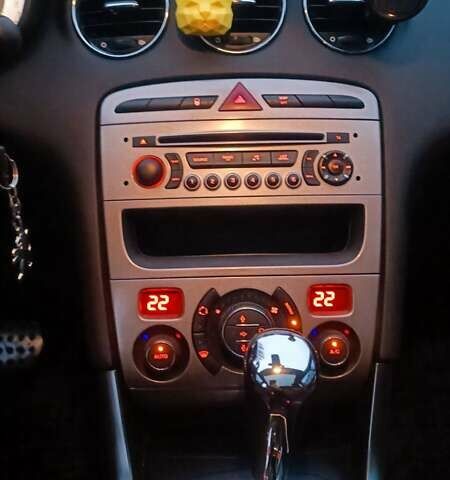 Белый Пежо 308, объемом двигателя 1.6 л и пробегом 161 тыс. км за 6500 $, фото 23 на Automoto.ua