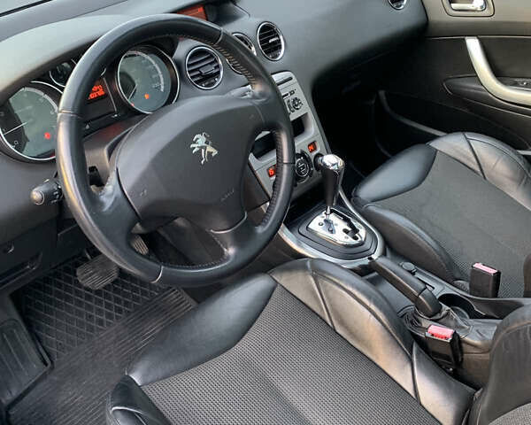 Белый Пежо 308, объемом двигателя 1.6 л и пробегом 103 тыс. км за 8500 $, фото 6 на Automoto.ua