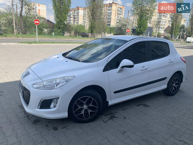 Белый Пежо 308, объемом двигателя 1.6 л и пробегом 155 тыс. км за 5650 $, фото 2 на Automoto.ua