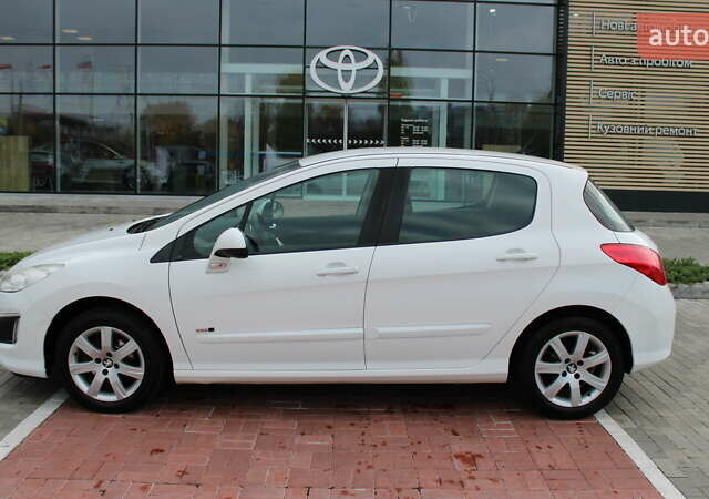 Белый Пежо 308, объемом двигателя 1.56 л и пробегом 173 тыс. км за 7300 $, фото 6 на Automoto.ua