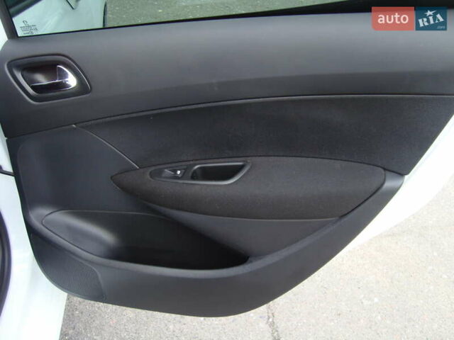 Білий Пежо 308, об'ємом двигуна 1.6 л та пробігом 148 тис. км за 7300 $, фото 23 на Automoto.ua