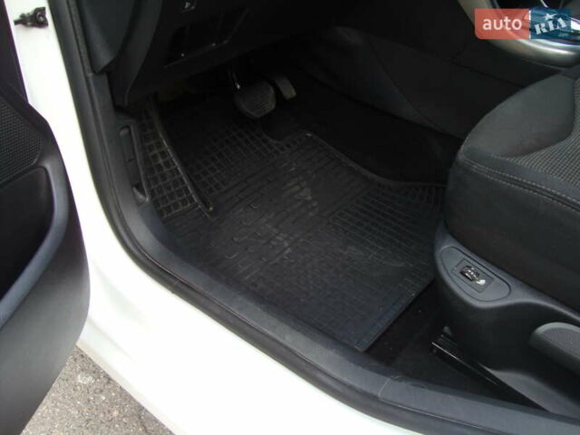 Білий Пежо 308, об'ємом двигуна 1.6 л та пробігом 148 тис. км за 7300 $, фото 27 на Automoto.ua