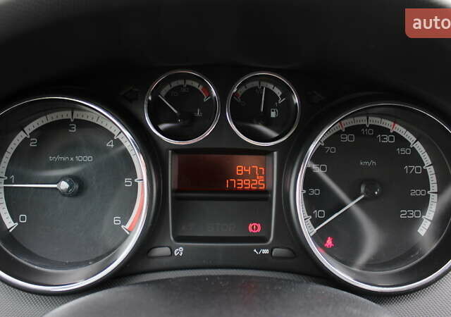 Белый Пежо 308, объемом двигателя 1.56 л и пробегом 173 тыс. км за 7300 $, фото 9 на Automoto.ua