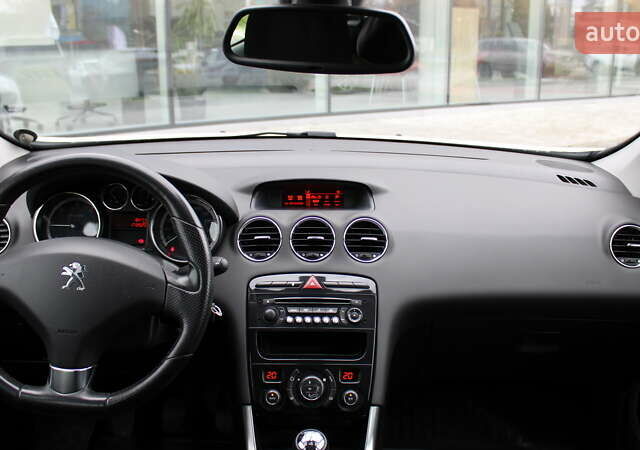 Белый Пежо 308, объемом двигателя 1.56 л и пробегом 173 тыс. км за 7300 $, фото 10 на Automoto.ua
