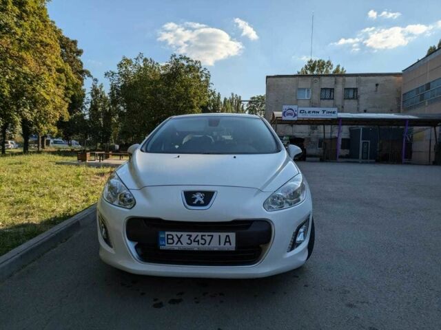 Белый Пежо 308, объемом двигателя 1.6 л и пробегом 161 тыс. км за 7200 $, фото 6 на Automoto.ua