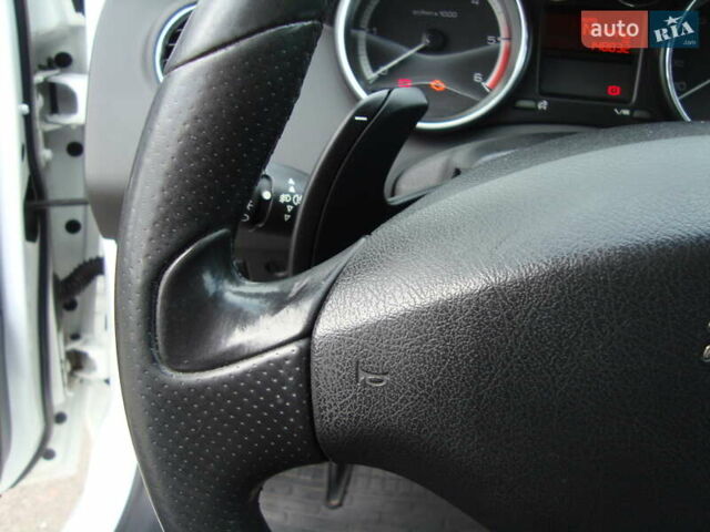 Білий Пежо 308, об'ємом двигуна 1.6 л та пробігом 148 тис. км за 7300 $, фото 8 на Automoto.ua