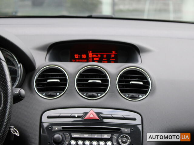 Белый Пежо 308, объемом двигателя 1.5 л и пробегом 174 тыс. км за 7300 $, фото 10 на Automoto.ua