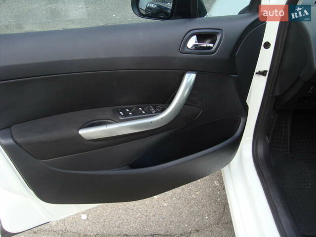 Білий Пежо 308, об'ємом двигуна 1.6 л та пробігом 148 тис. км за 7300 $, фото 15 на Automoto.ua