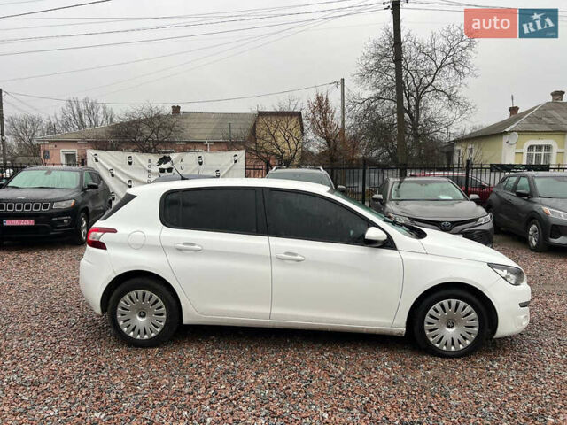 Белый Пежо 308, объемом двигателя 1.6 л и пробегом 247 тыс. км за 9800 $, фото 7 на Automoto.ua
