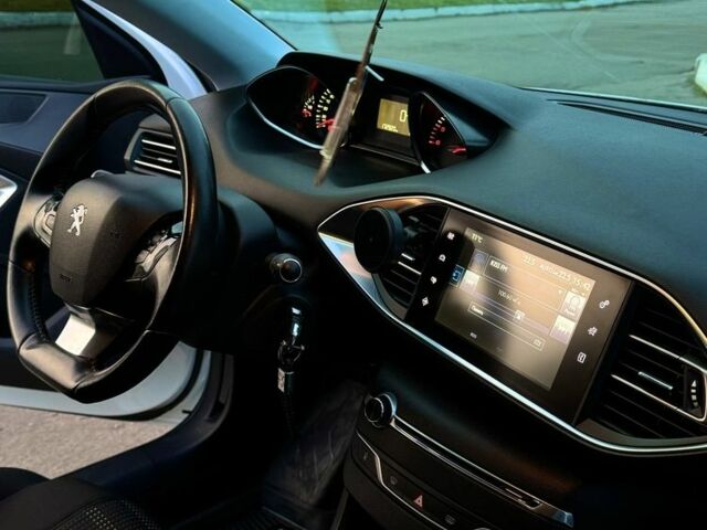 Білий Пежо 308, об'ємом двигуна 1.6 л та пробігом 173 тис. км за 10200 $, фото 12 на Automoto.ua