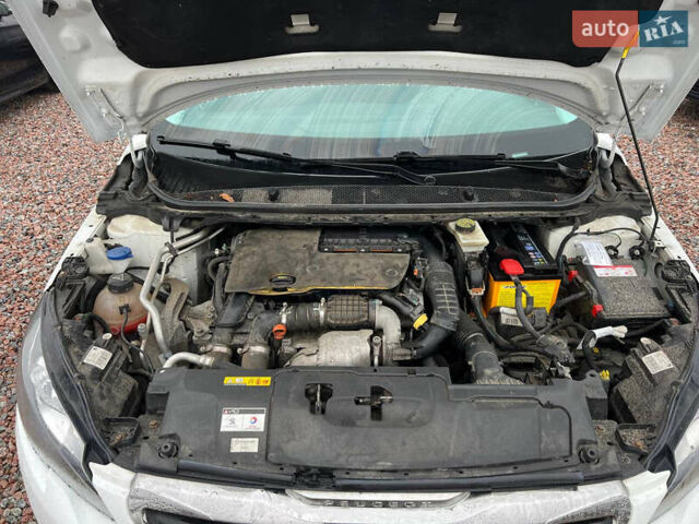 Белый Пежо 308, объемом двигателя 1.6 л и пробегом 247 тыс. км за 9800 $, фото 20 на Automoto.ua