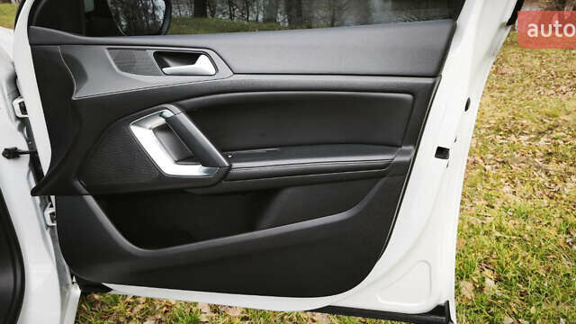 Белый Пежо 308, объемом двигателя 1.6 л и пробегом 60 тыс. км за 12000 $, фото 14 на Automoto.ua