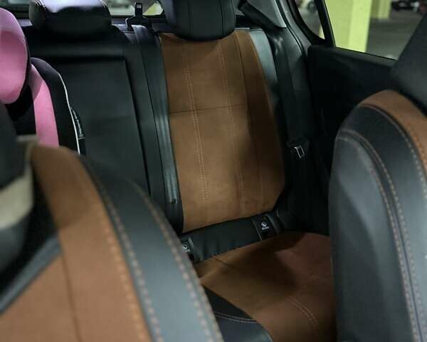 Белый Пежо 308, объемом двигателя 1.56 л и пробегом 221 тыс. км за 12500 $, фото 7 на Automoto.ua