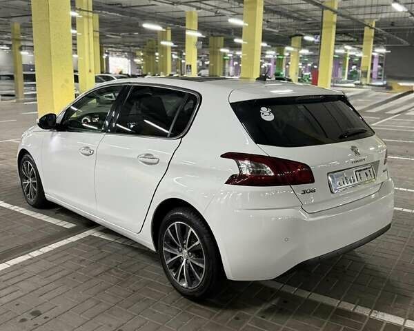 Белый Пежо 308, объемом двигателя 1.56 л и пробегом 221 тыс. км за 12500 $, фото 13 на Automoto.ua