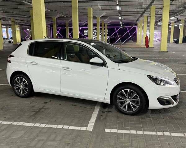 Белый Пежо 308, объемом двигателя 1.56 л и пробегом 221 тыс. км за 12500 $, фото 2 на Automoto.ua