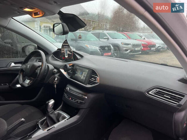 Белый Пежо 308, объемом двигателя 1.6 л и пробегом 247 тыс. км за 9800 $, фото 12 на Automoto.ua