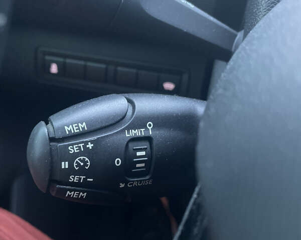 Белый Пежо 308, объемом двигателя 1.6 л и пробегом 108 тыс. км за 12800 $, фото 24 на Automoto.ua