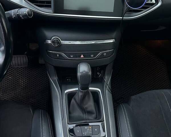 Белый Пежо 308, объемом двигателя 1.56 л и пробегом 93 тыс. км за 15800 $, фото 8 на Automoto.ua