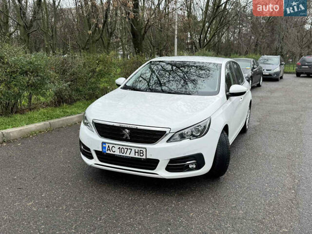 Белый Пежо 308, объемом двигателя 1.5 л и пробегом 227 тыс. км за 12300 $, фото 1 на Automoto.ua