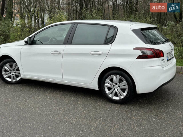 Белый Пежо 308, объемом двигателя 1.5 л и пробегом 227 тыс. км за 12300 $, фото 4 на Automoto.ua